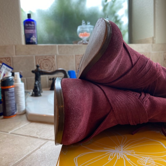 Boots - Picture 6 of 8